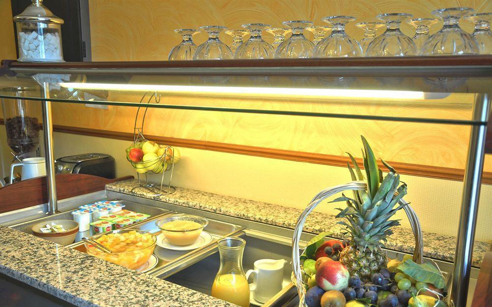 Hotel Ecusson Saint-Hilaire-de-Brethmas 외부 사진