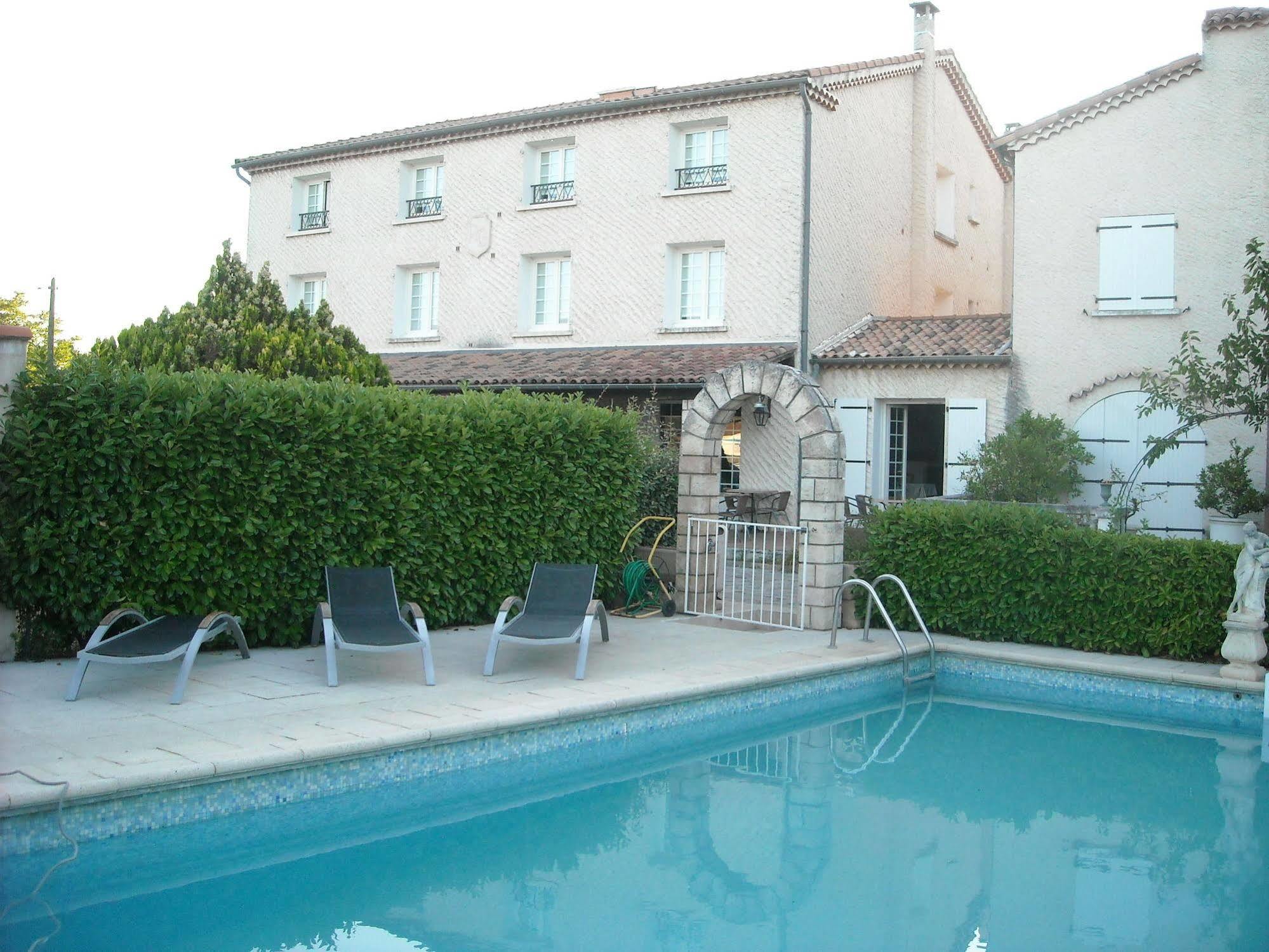 Hotel Ecusson Saint-Hilaire-de-Brethmas 외부 사진