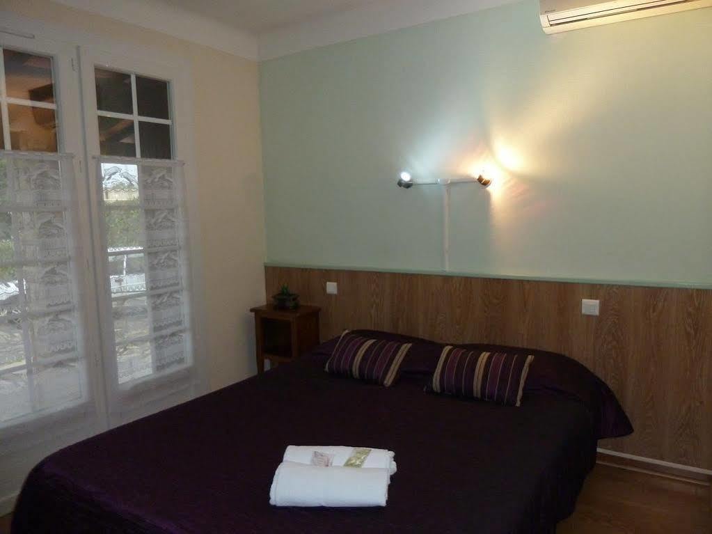 Hotel Ecusson Saint-Hilaire-de-Brethmas 외부 사진