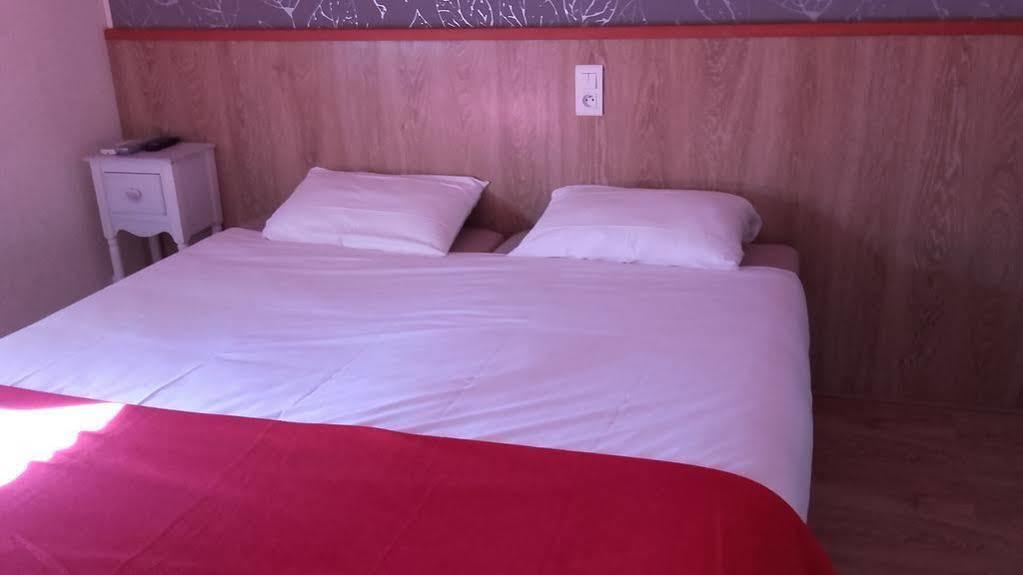 Hotel Ecusson Saint-Hilaire-de-Brethmas 외부 사진